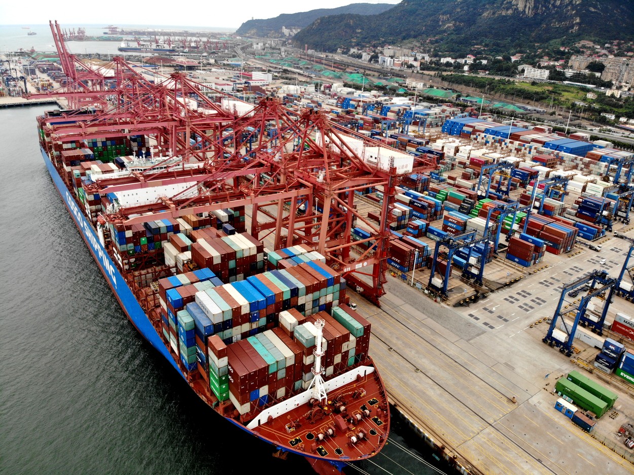 De ce dispar navele chinezești de pe sistemele de monitorizare. Încă o lovitură pentru transportul maritim global, înainte de Crăciun