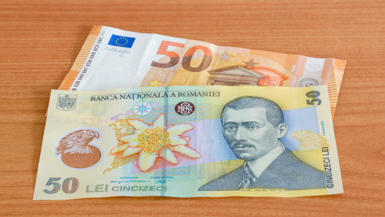 Leul a scăzut față de euro, dar a crescut comparativ cu dolarul american