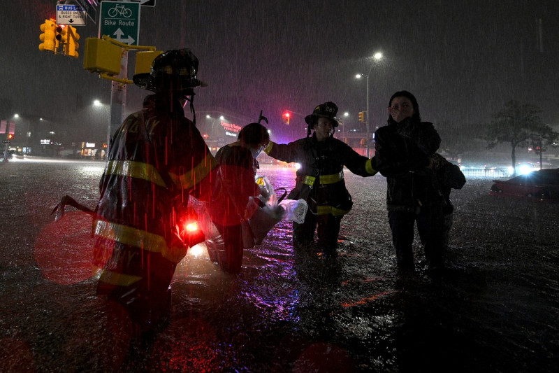 NY: Ida Remnants Flood Streets Of New York City