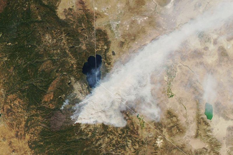 imagine-satelit-tahoe-incendiu