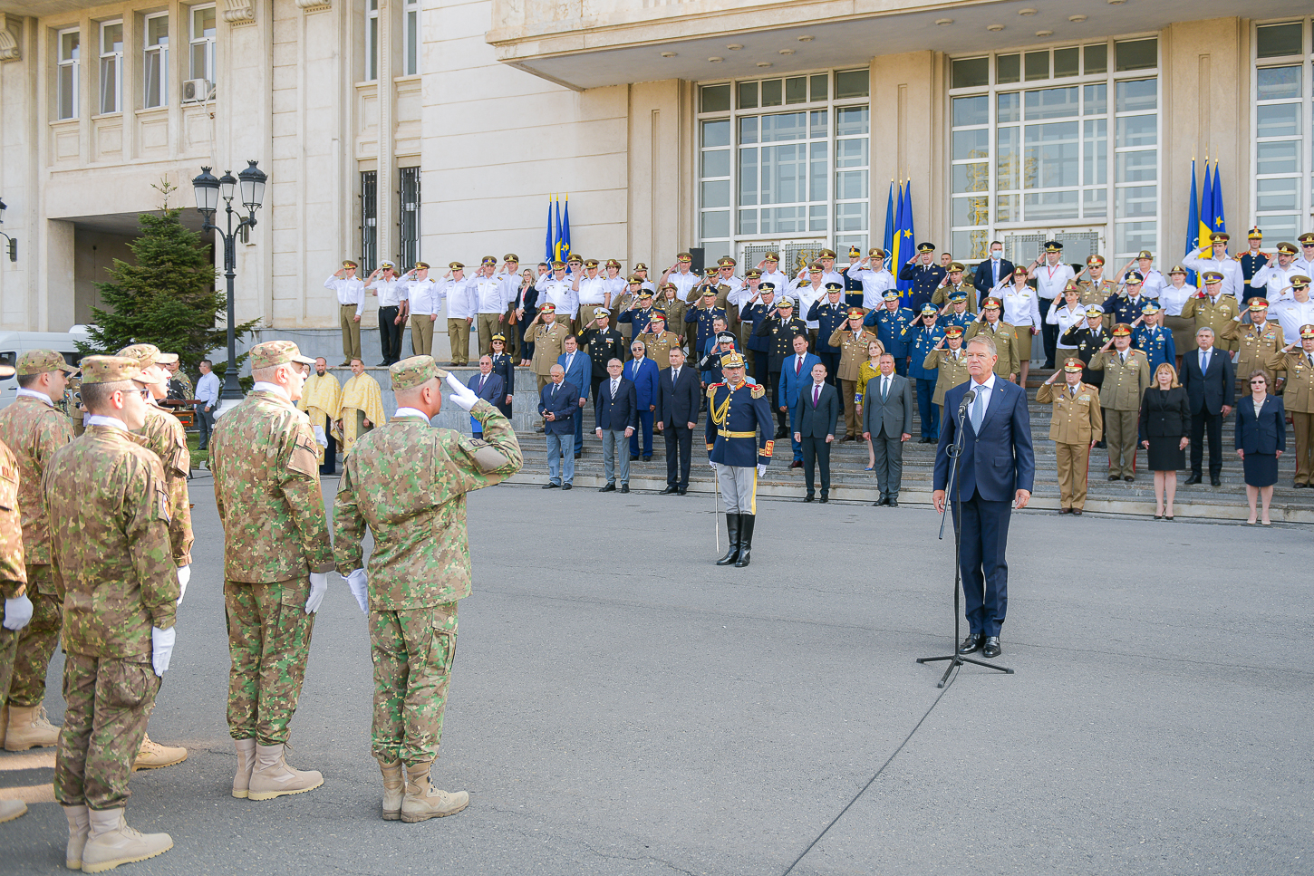 ioahnnis-drapel-spitalul-militar-presidency.jpg5