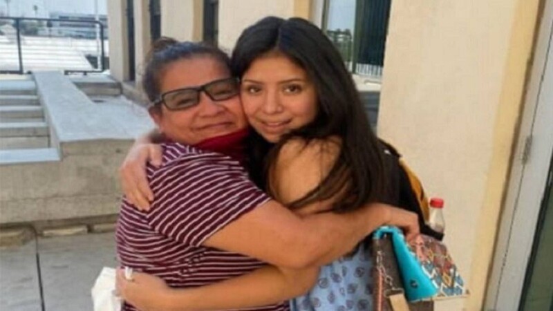 La 14 ani după ce a fost răpită de tatăl său, o tânără din Florida și-a regăsit mama pe Facebook