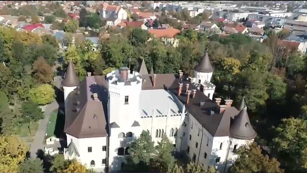 Cum a renăscut castelul considerat „Peleșul Transilvaniei”, după ce a trecut printr-o „reabilitare nereușită” la începutul anilor '90
