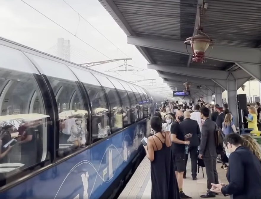 Connecting Europe Express, trenul-simbol al Europei, a ajuns în Gara de Nord și va rămâne în România până duminică