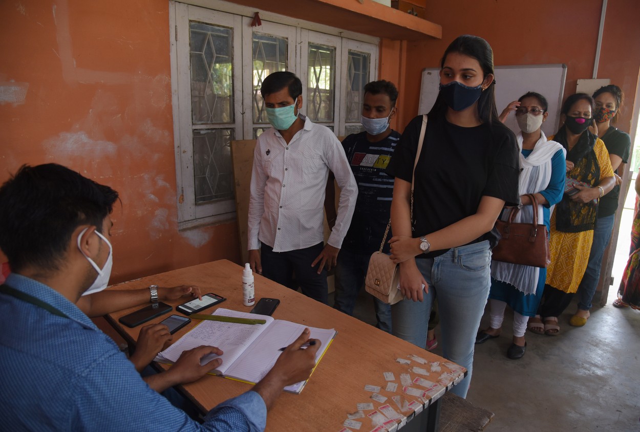 India doboară toate recordurile la imunizare. A reușit să vaccineze 22 de milioane de oameni în doar 24 de ore