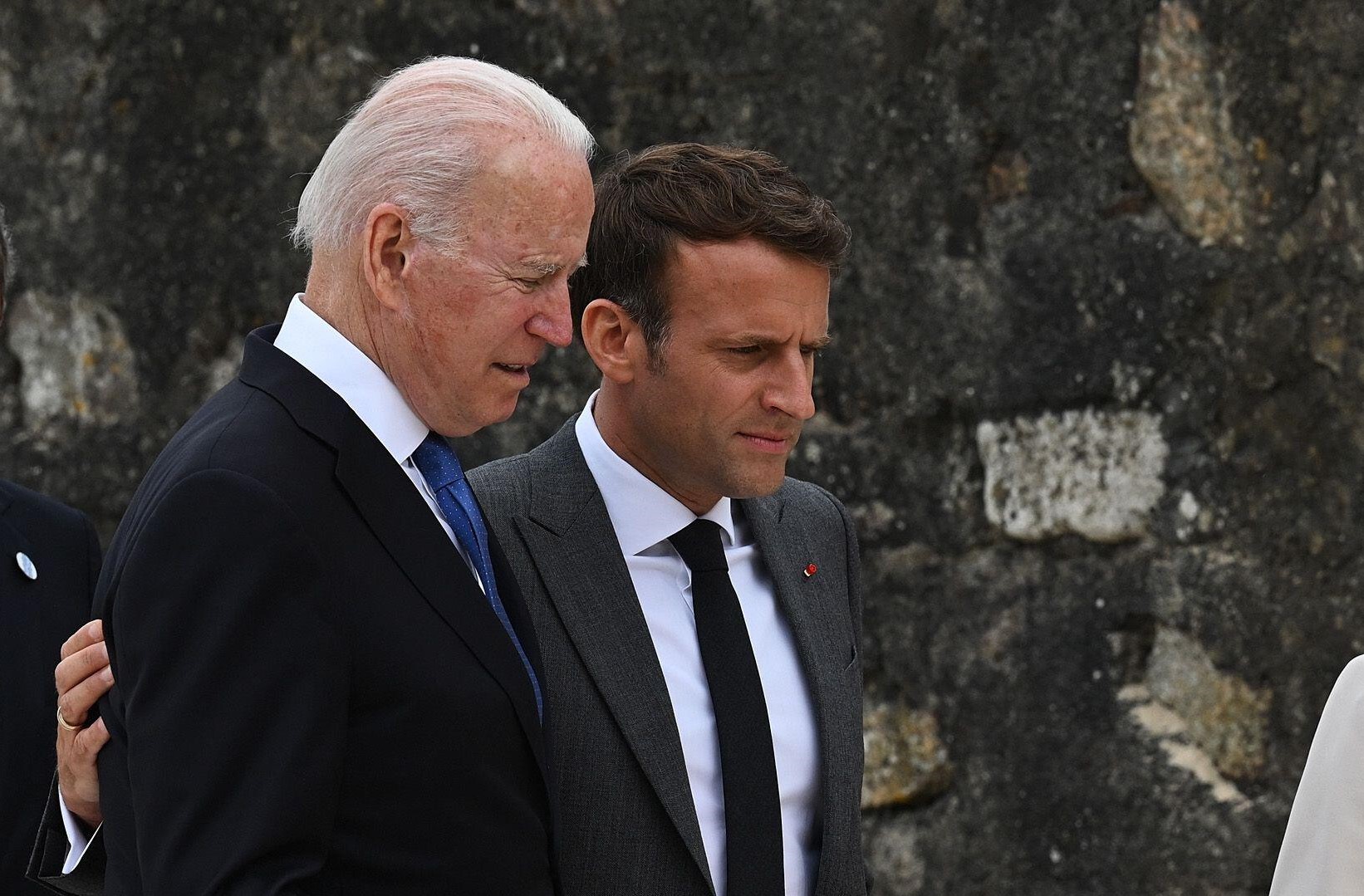 Criza submarinelor. Macron va discuta miercuri cu Biden, de la care așteaptă „măsuri concrete” pentru restabilirea încrederii