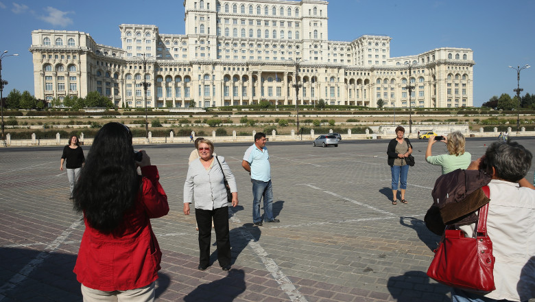 Parlamentul resimte scumpirea energiei electrice. Cât a costat factura pe timp de vară la Casa Poporului