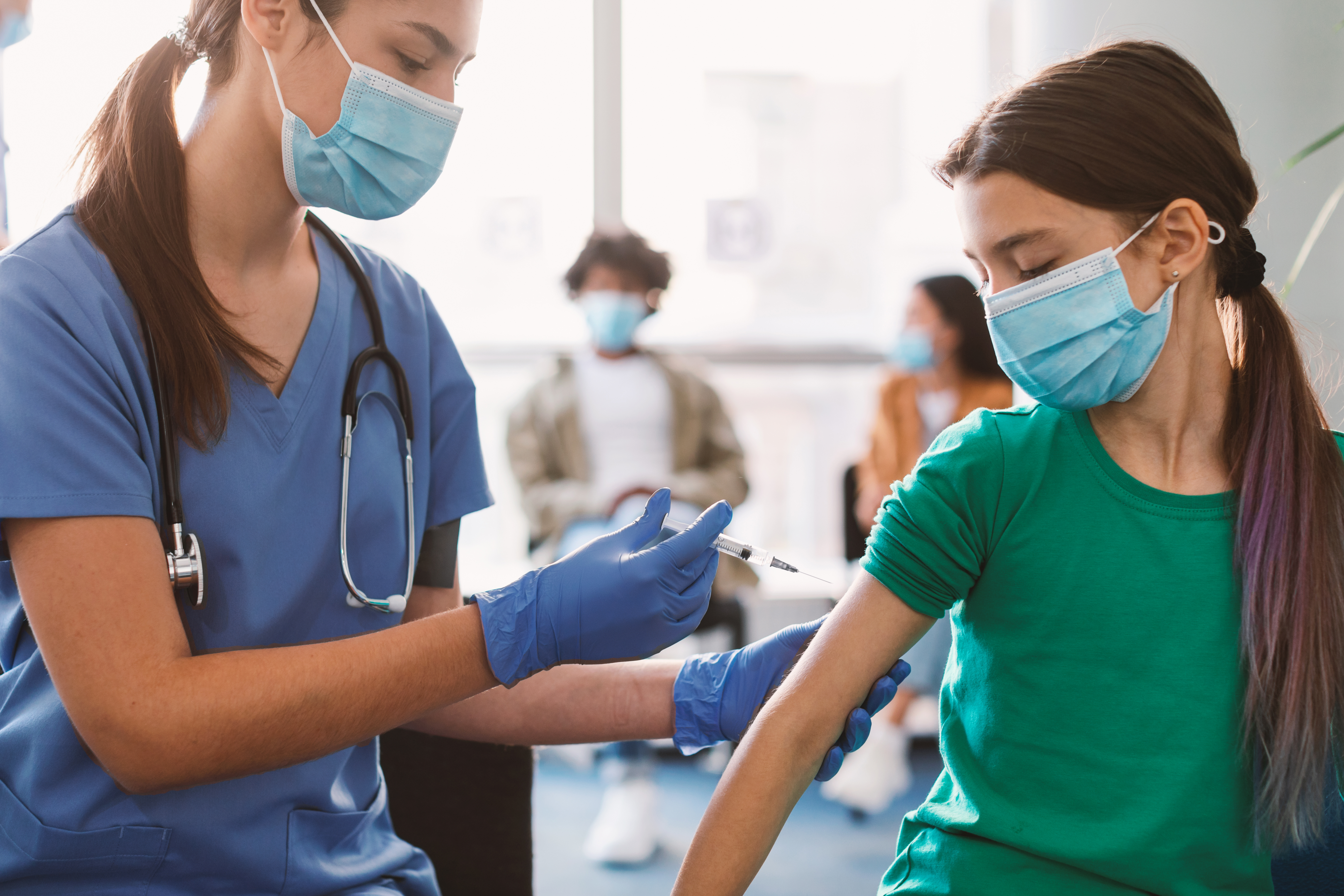 Numărul elevilor vaccinați crește semnificativ. Cîmpeanu: Am ajuns de la 100 de elevi imunizați pe zi, la 1.700