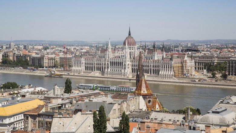 Hungarian Parliament and Danube River, Budapest, Hungary