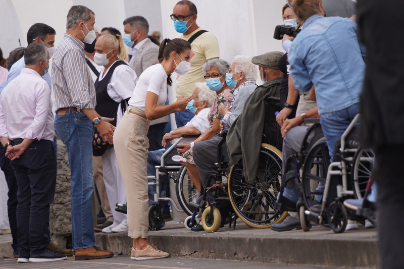 The King and Queen visit the area affected by the volcano eruption in La Palma