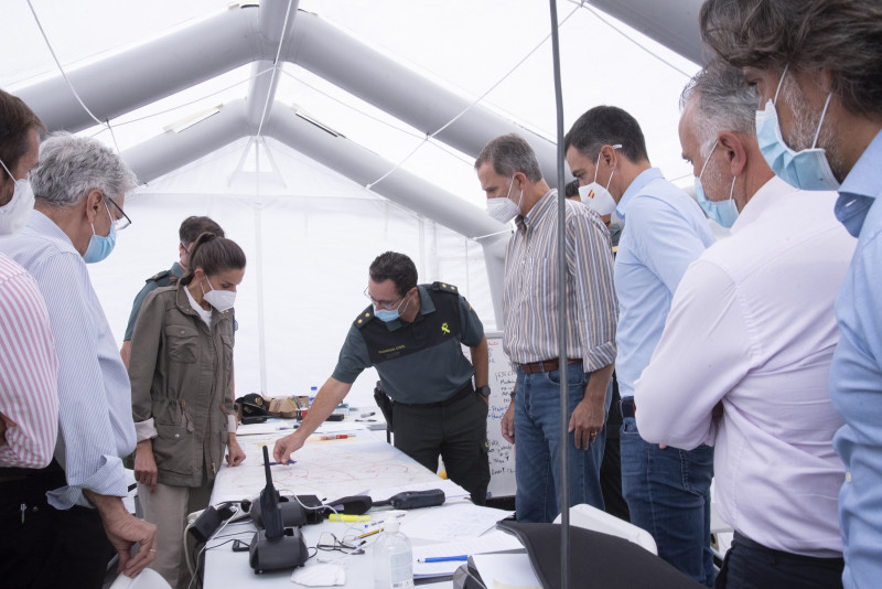 The King and Queen visit the area affected by the volcano eruption in La Palma