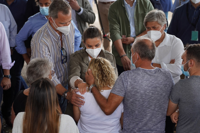 The King and Queen visit the area affected by the volcano eruption in La Palma