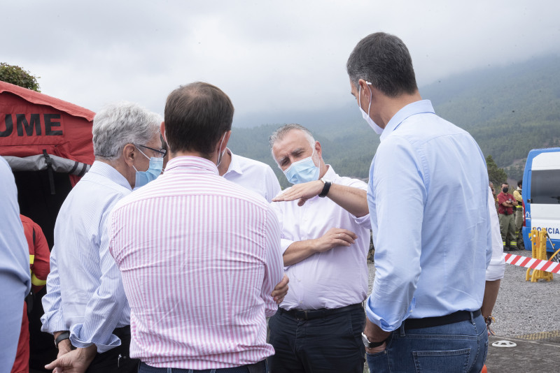 The King and Queen visit the area affected by the volcano eruption in La Palma