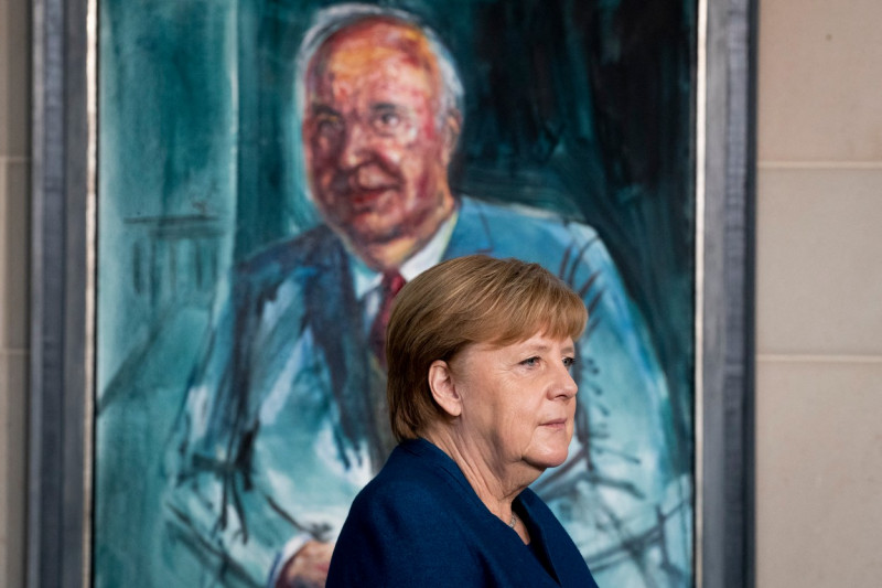 angela merkel portret helmut kohl in spate profimedia-0491443827