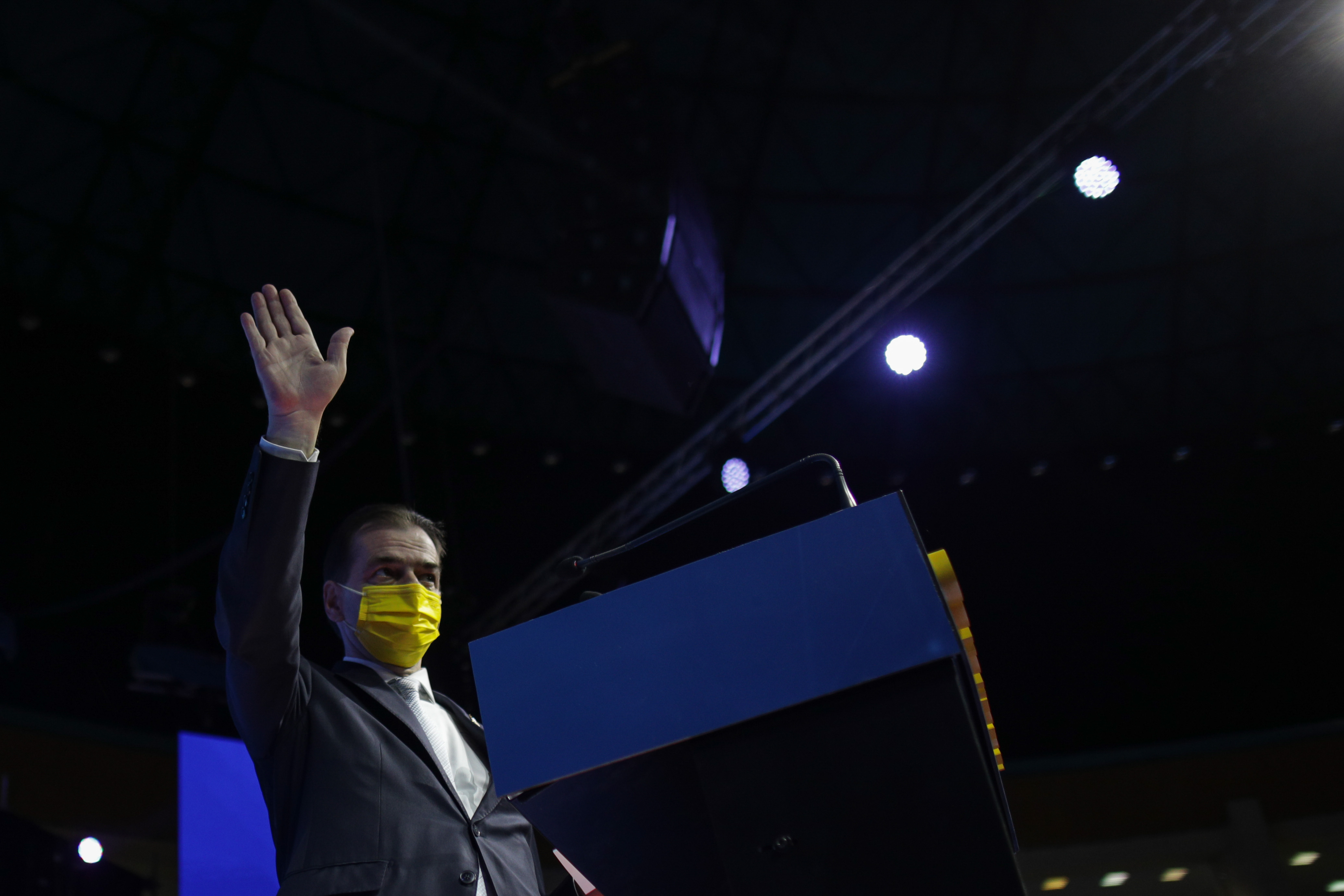 Ludovic Orban și-a pus parlamentarii să-l ceară premier. 41 au semnat o scrisoare deschisă