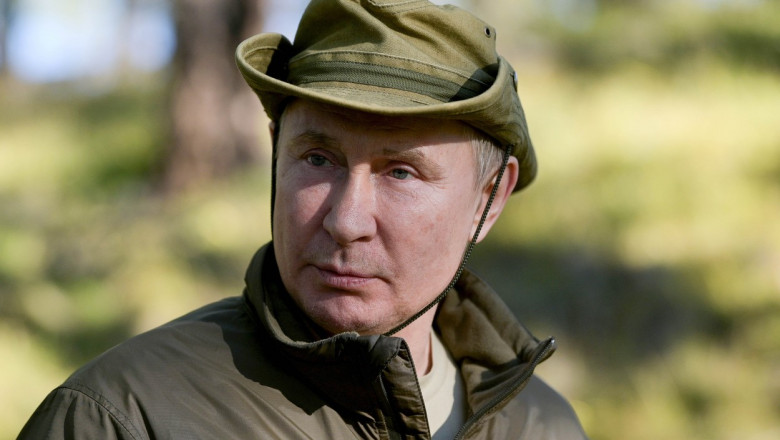 Vladimir Putin în vacanță în Siberia, la pescuit