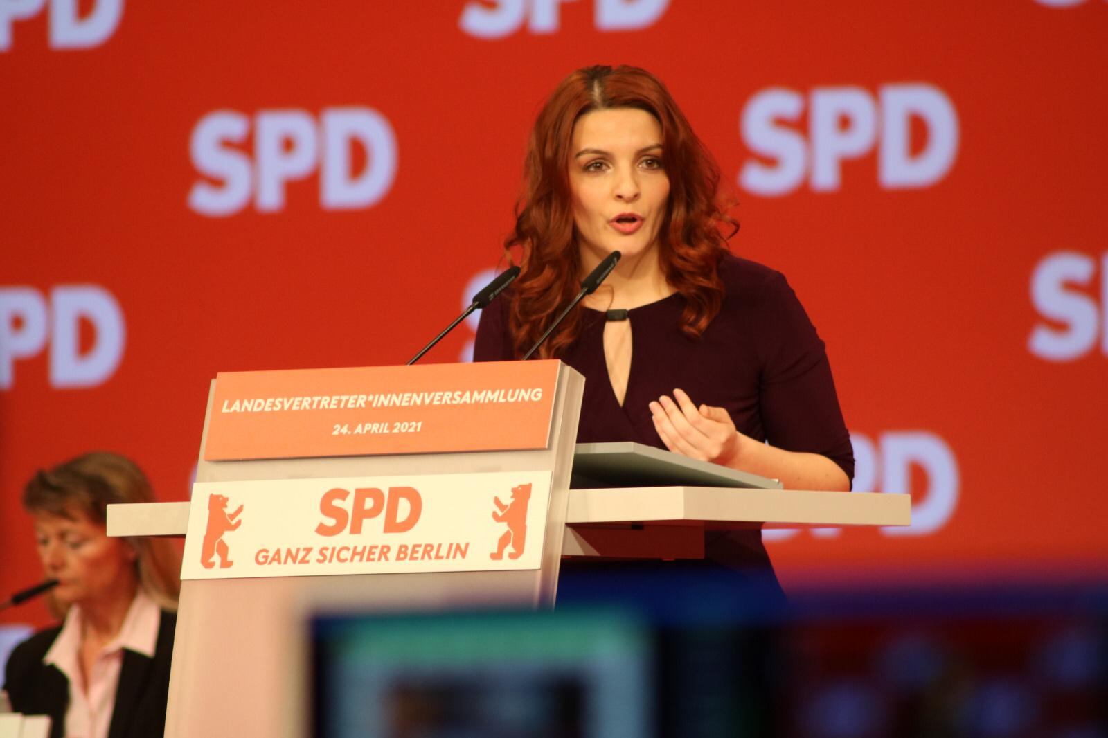 Povestea româncei care candidează pentru un loc în Parlamentul german. „Eu nu sunt o victimă”