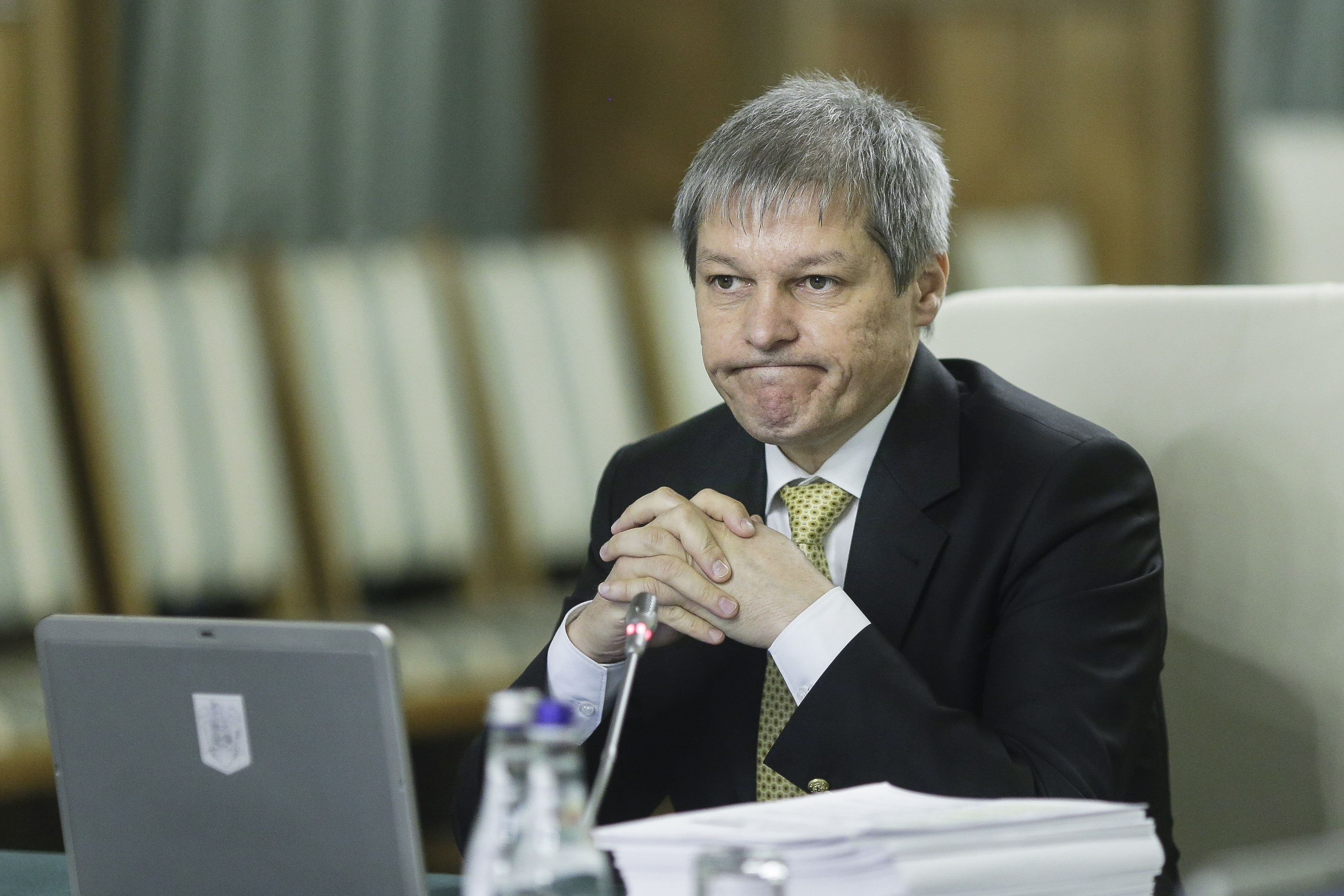Miniștrii lui Cioloş, audiaţi în comisiile parlamentare de specialitate