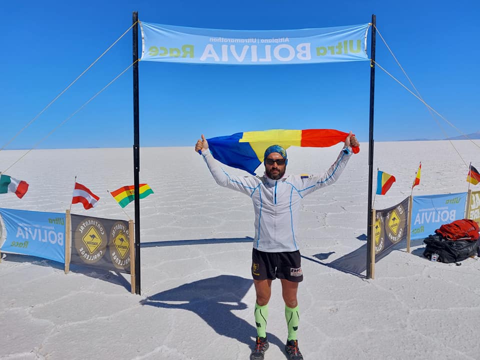 Un pompier din Botosani a castigat cursa de 220 de kilometri Ultra Bolivia Race, una dintre cele mai dificile din lume