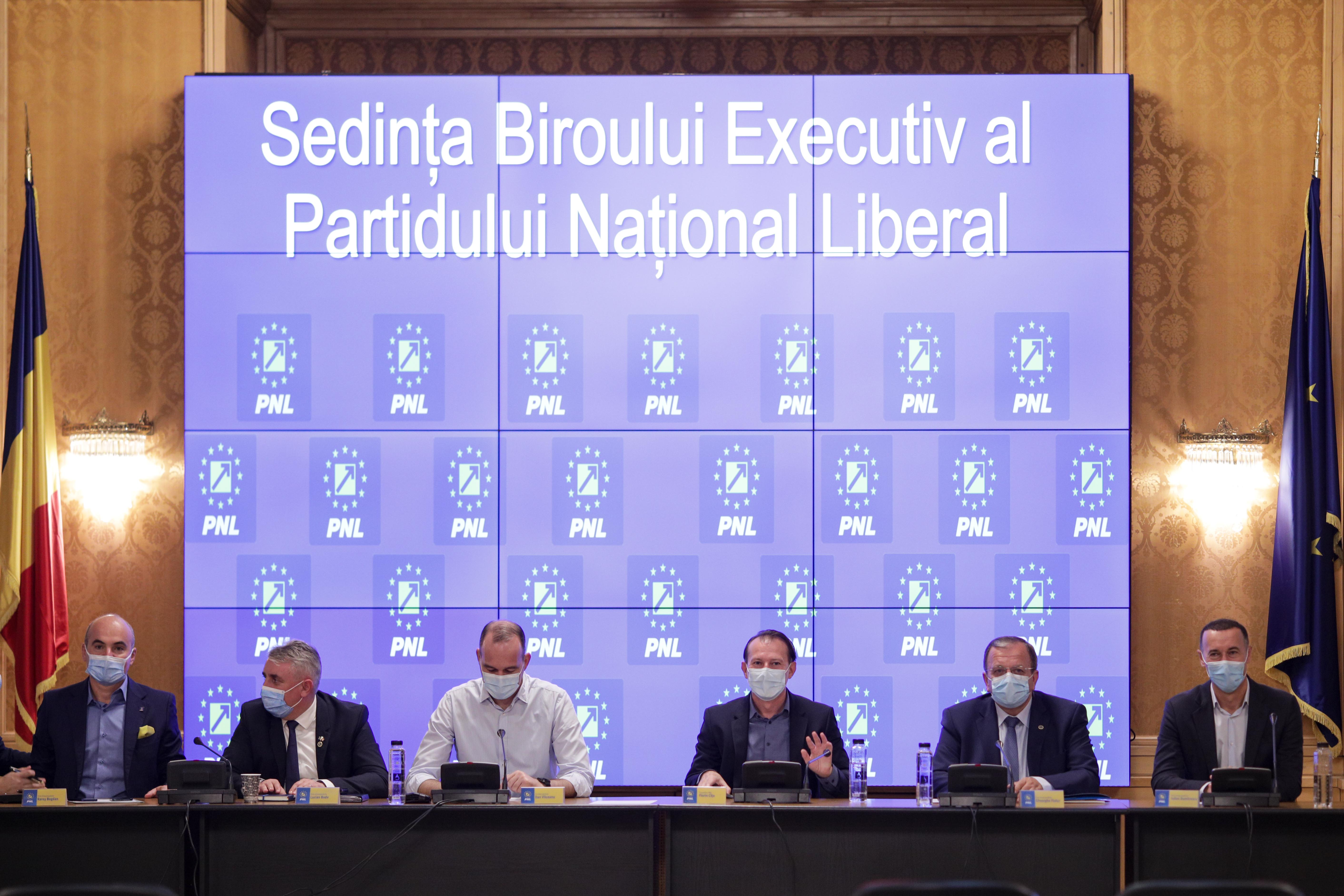 PNL a decis să îl trimită pe Cioloș la PSD și AUR pentru guvernare. Cîțu: Dacă nu va reuși, PNL va demara negocieri