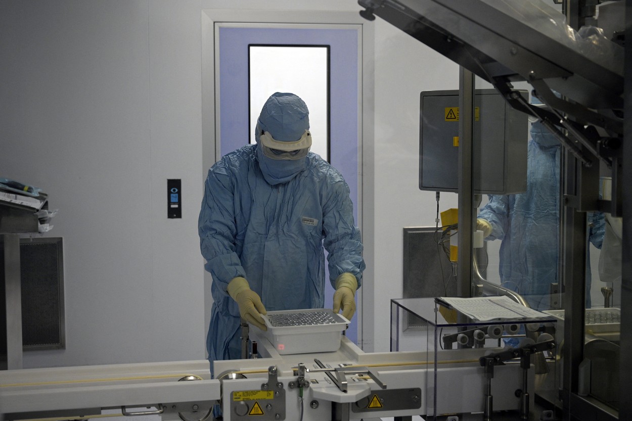 Pfizer testează un nou vaccin antigripal pe bază de ARN mesager