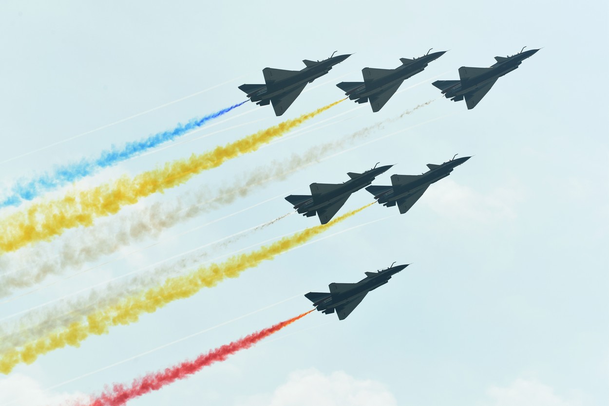 VIDEO. Acrobații și spectacol de culoare la cel mai mare show aviatic al Chinei