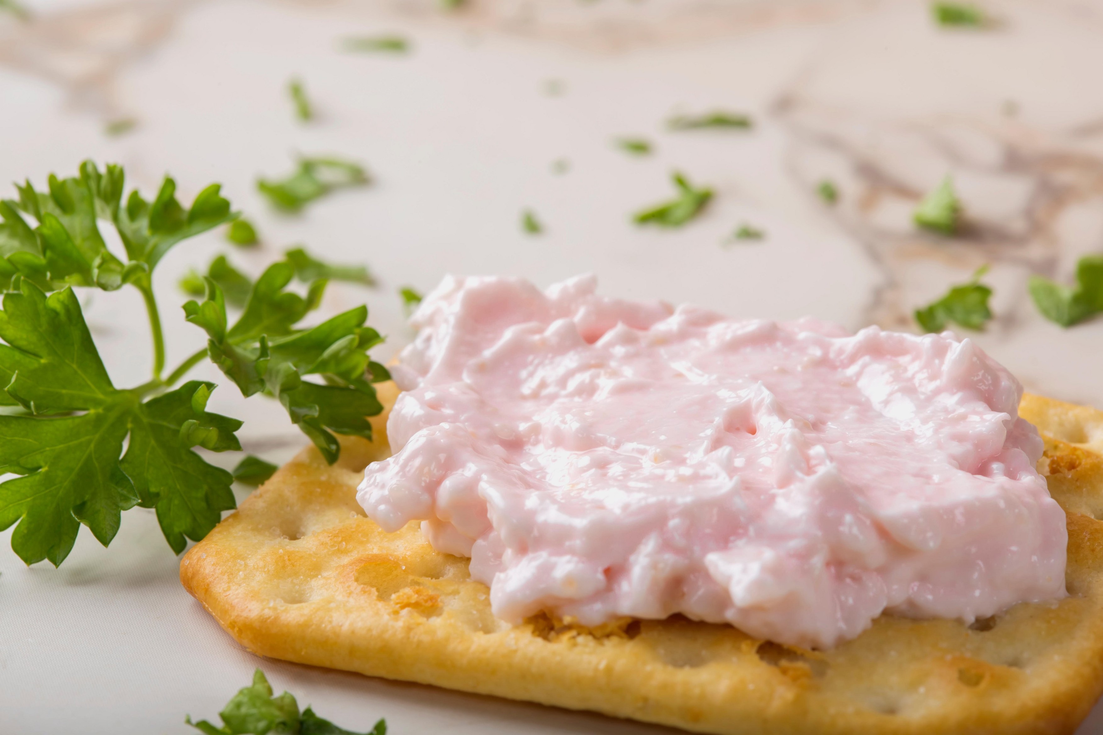Salata tradiţională cu icre de crap, un nou produs românesc recunoscut şi protejat în UE