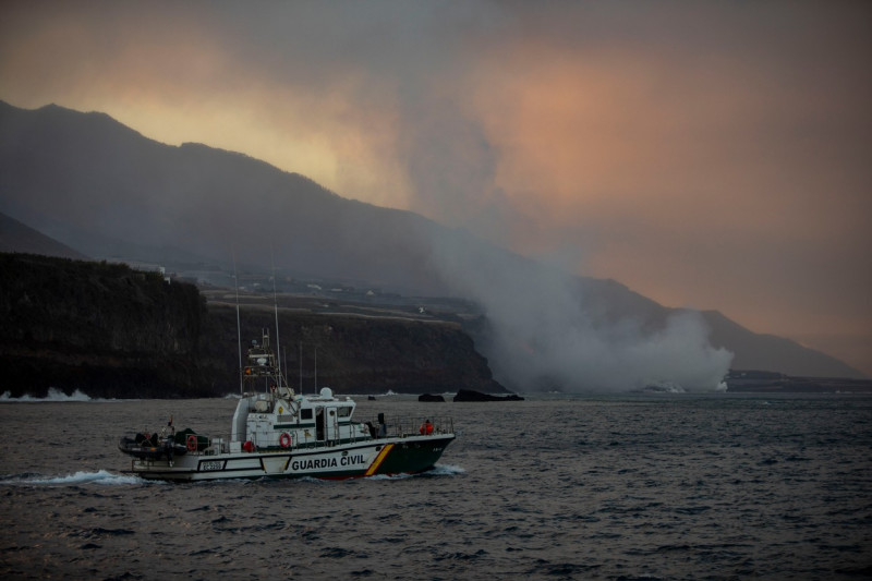 La Palma volcano begins to form a lava delta after reaching the sea