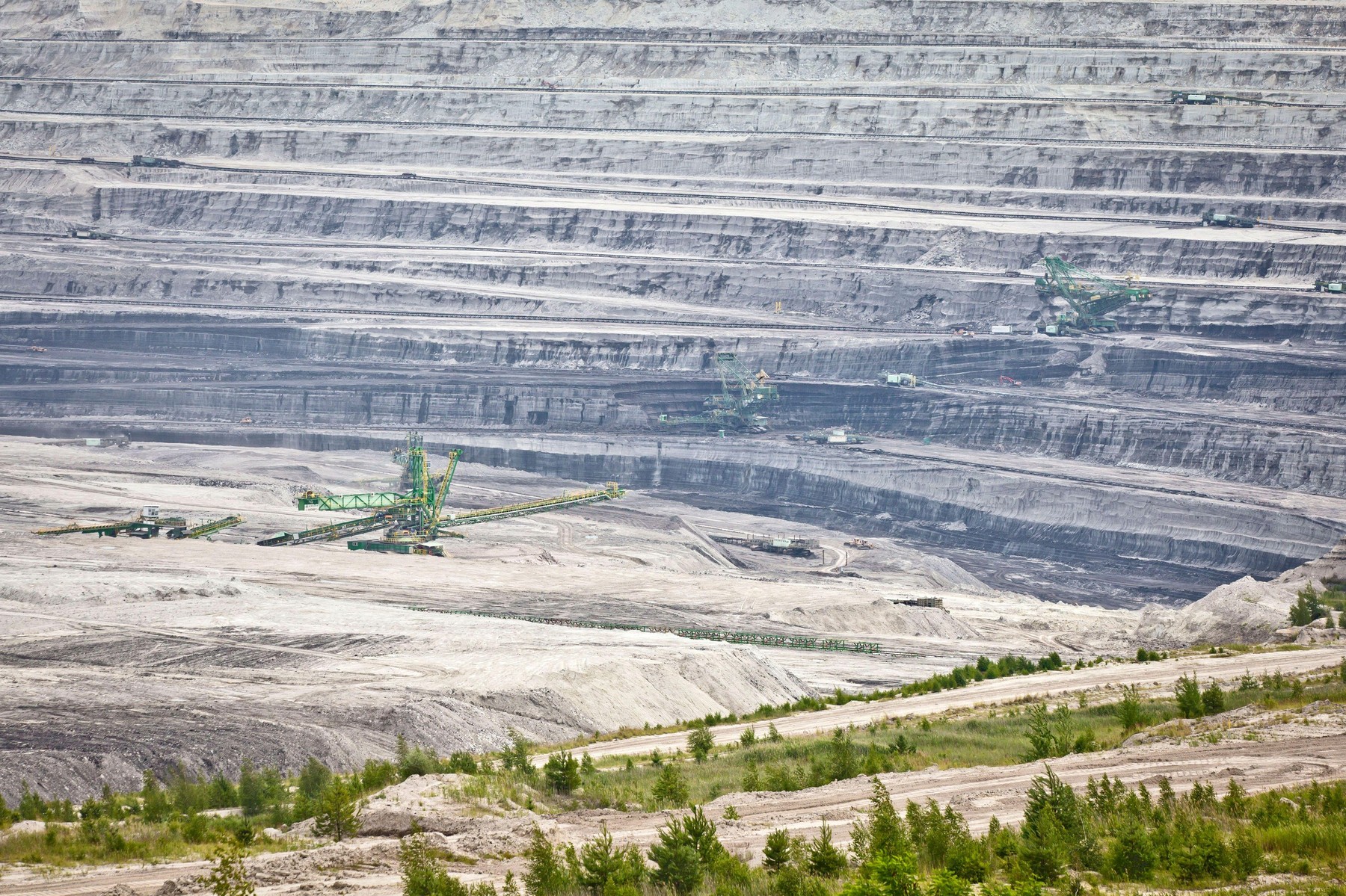 Polonia trebuie să plătească 500.000 de euro pe zi către Comisia Europeană pentru că nu a stopat exploatarea minei de la Turow