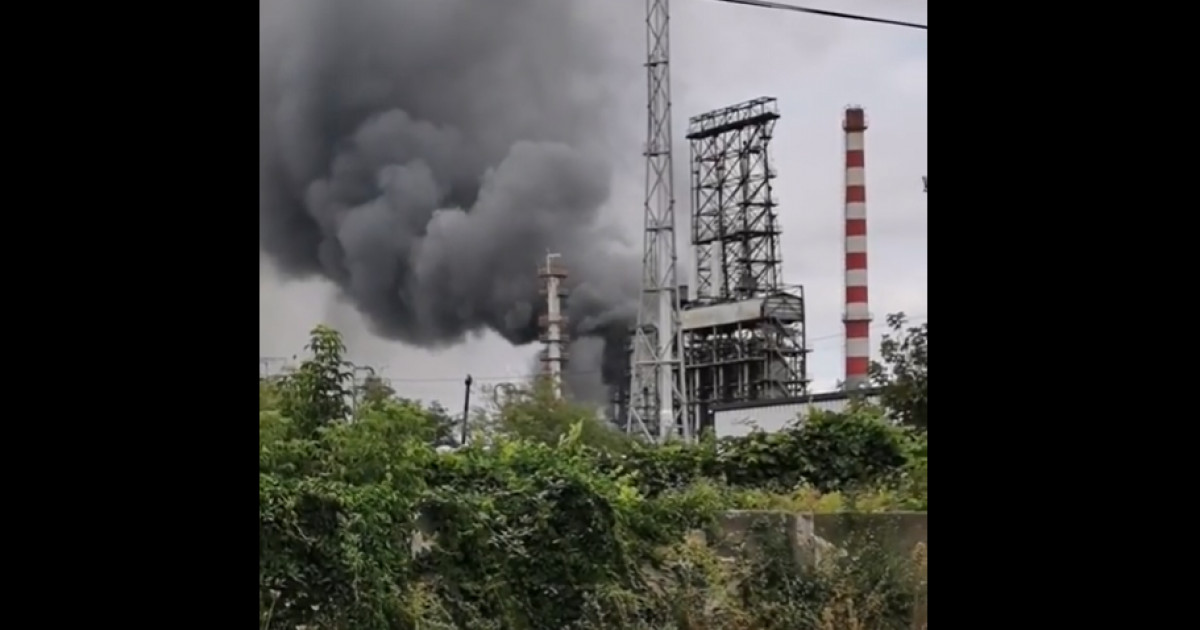 Incendiu puternic la Rafinăria Lukoil din Ploieşti ...