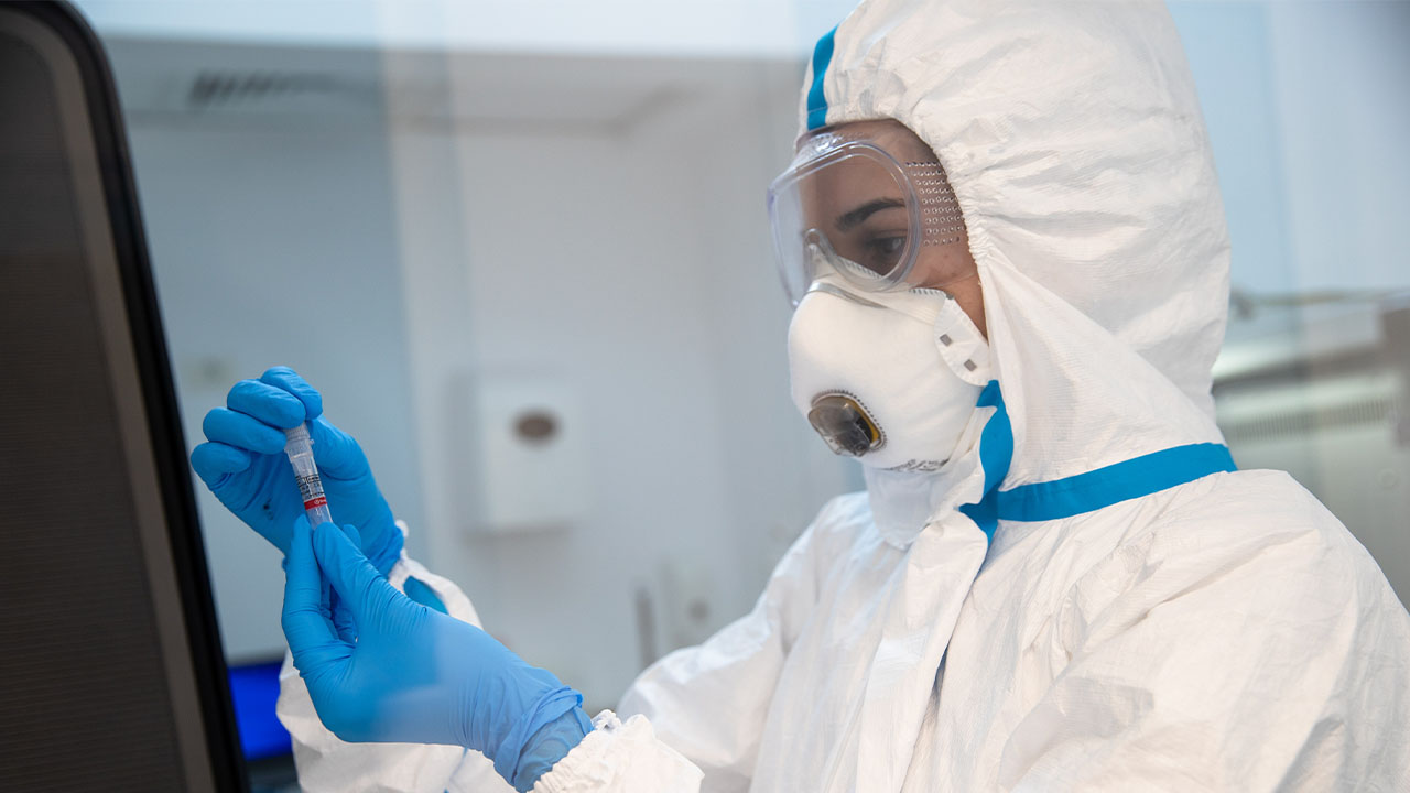 Studiu REGINA MARIA: Expunerea la virus poate stimula producerea de anticorpi în cazul pacienților vaccinați împotriva COVID-19