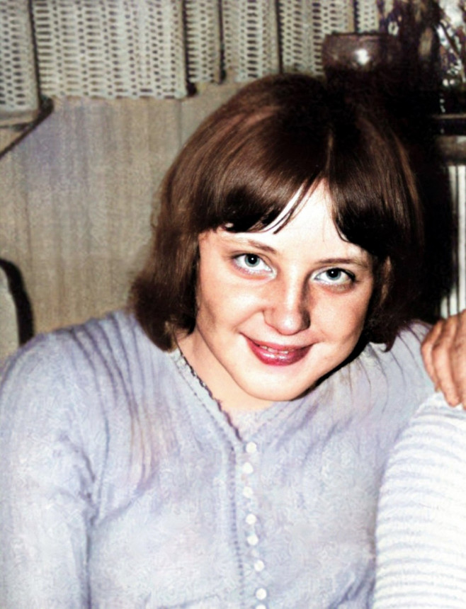 Angela Merkel, fotografie color la 17 ani