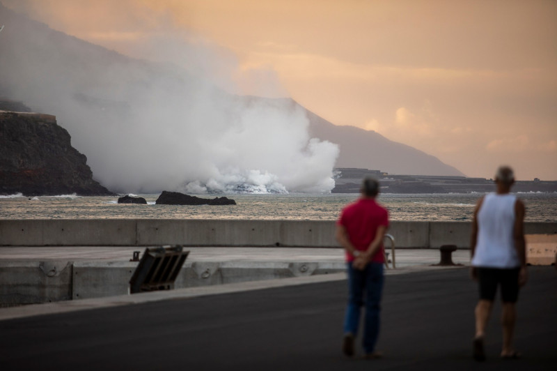 La Palma volcano begins to form a lava delta after reaching the sea