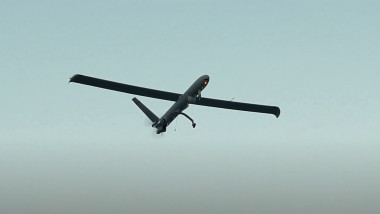 Dronă militară israeliană aflată în zbor.