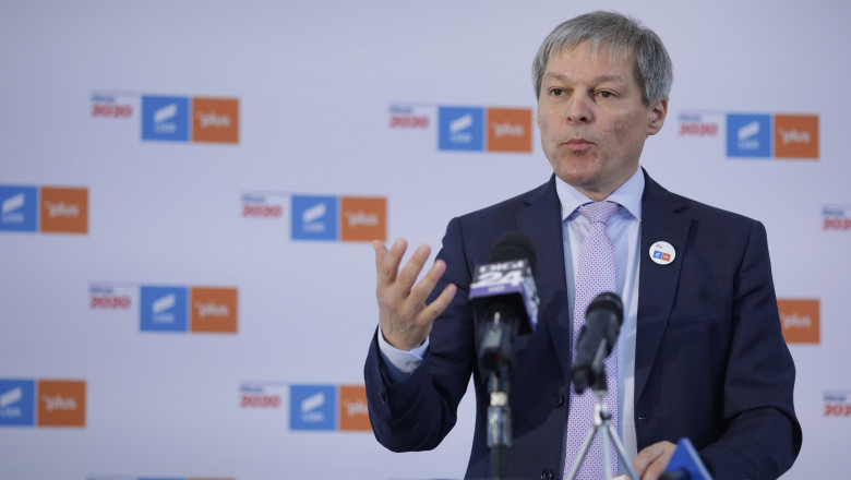 Președintele USR PLUS, Dacian Cioloș, la o conferinta