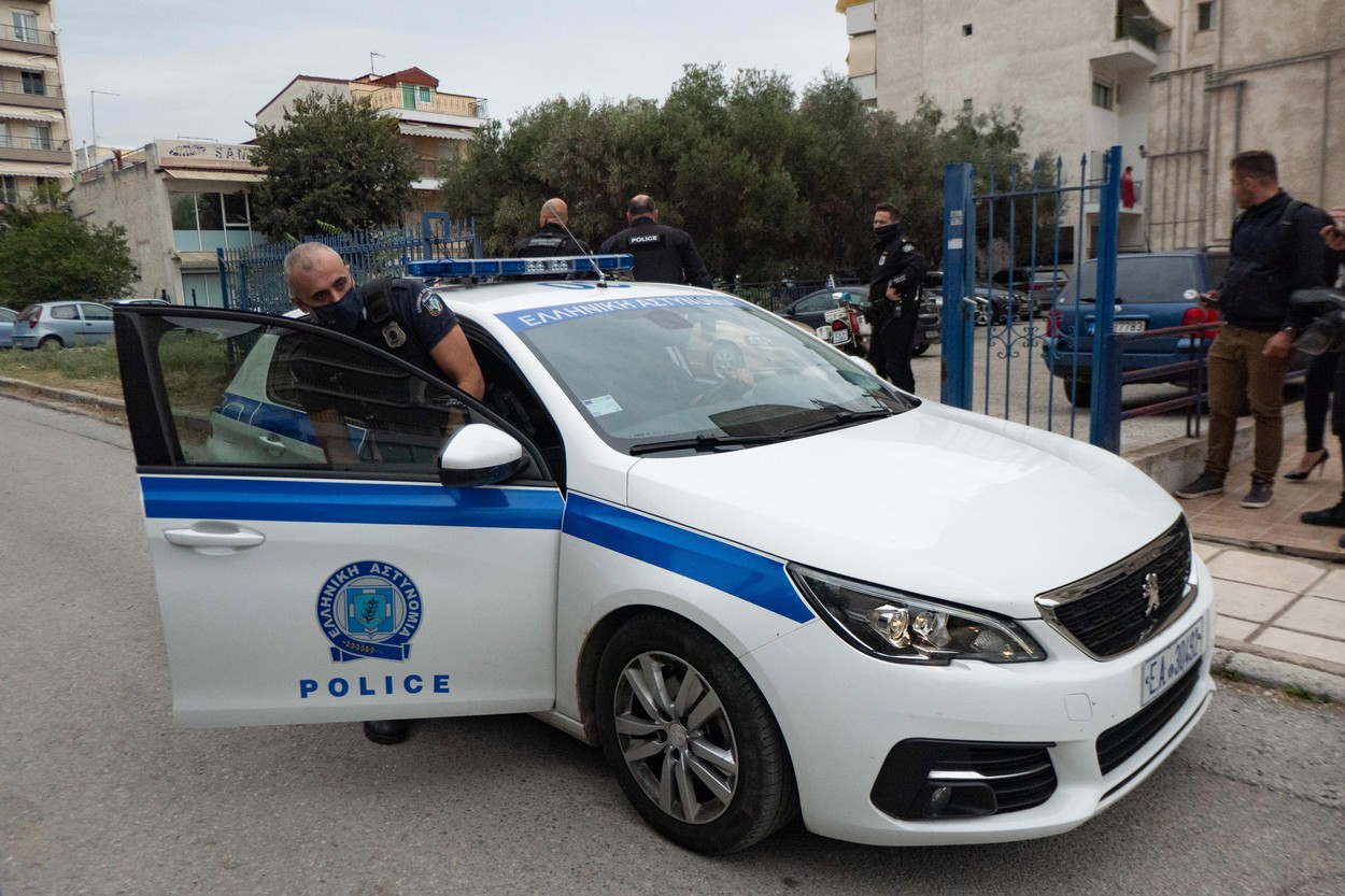 Tragedie în Grecia: Un fotbalist a fost găsit mort în maşină. Avea mâinile legate și o frânghie la gât