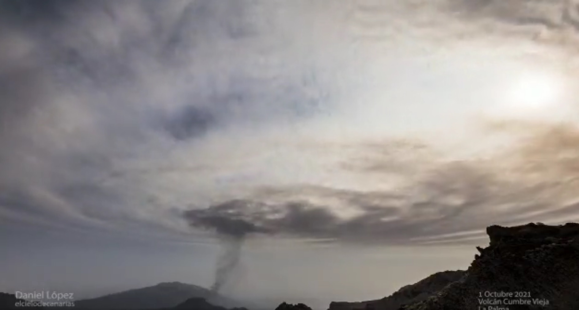 Fenomen bizar după erupția vulcanului din La Palma. De ce sunt periculoși norii circulari apăruți