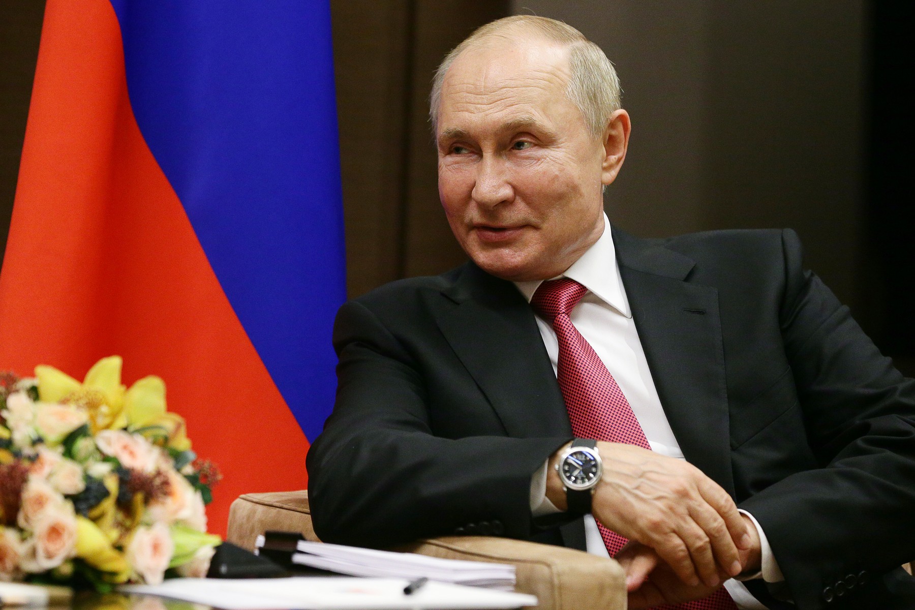 Prețurile petrolului, gazelor și cărbunelui au atins noi recoduri. Putin, jucător în criză