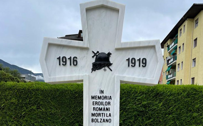 FOTO. Monument al eroilor români din Primul Război Mondial, ridicat la Bolzano, Italia