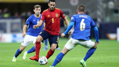 Fază de joc din meciul Italia - Spania din semifinala Ligii Națiunilor.