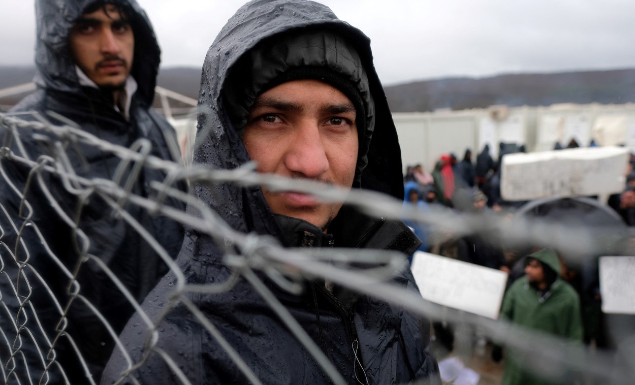 UE este „extrem de îngrijorată” de metodele violente de respingere a migranților şi cere anchete în Grecia şi Croaţia