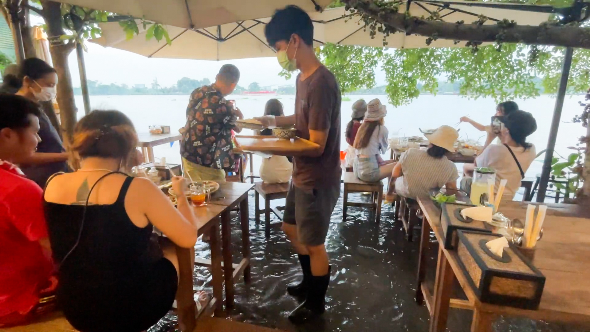 Flood turns riverside Thai restaurant into unlikely bustling attraction