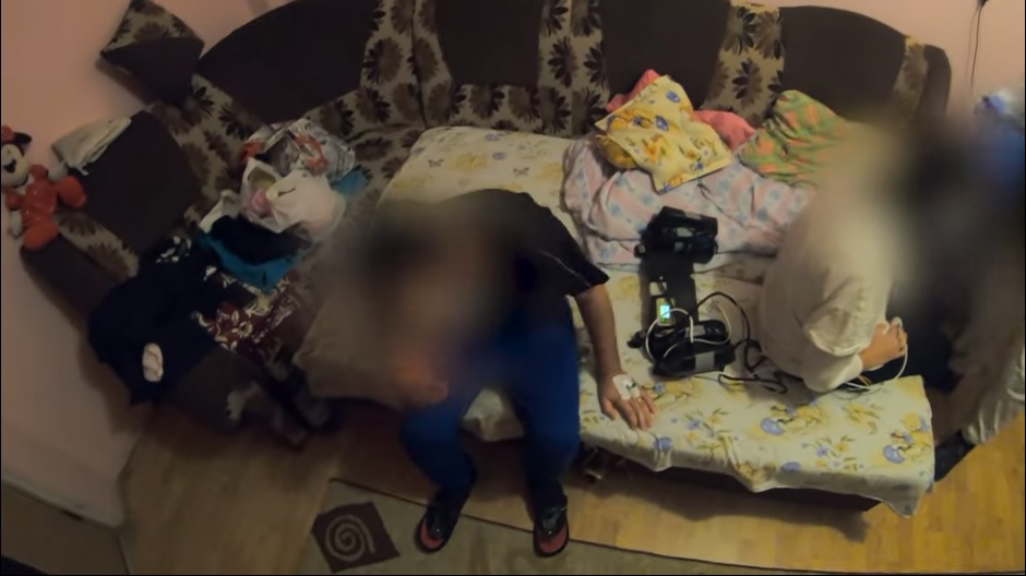 VIDEO. Un tânăr bolnav de COVID, nevaccinat, trece prin suferințe cumplite: „Am o durere infernală aici, în spate”