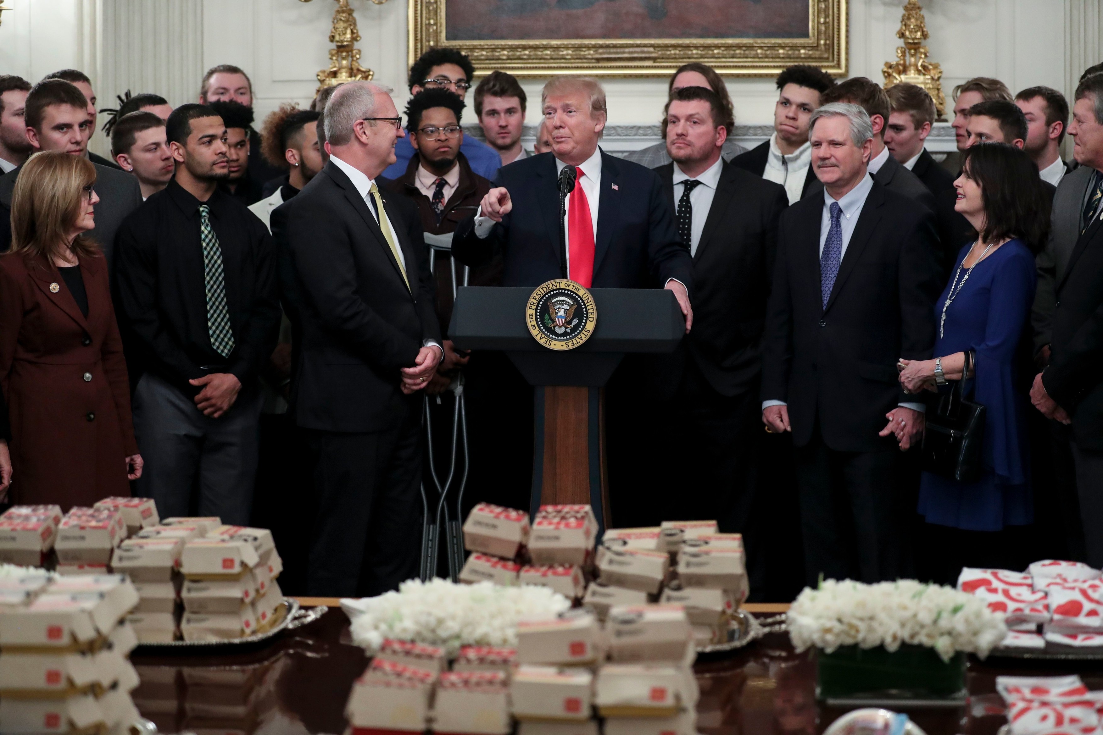„Dacă pierd un singur neuron, suntem terminați”. Trump a refuzat să devină vegan pentru ca 1 milion de dolari să fie donați veteranilor