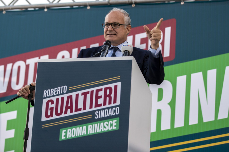 Closing of the election campaign of the Democratic Party of the candidate for mayor of Rome Roberto Gualtieri,Rome, Italy - 30 Sep 2021