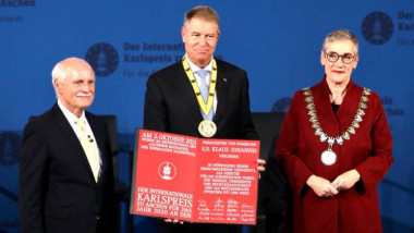 Klaus Iohannis, la primirea Premiului „Carol cel Mare”