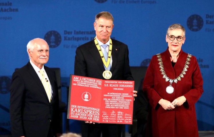 Klaus Iohannis, la primirea Premiului „Carol cel Mare”: Finalizarea integrării României în Schengen ar trebui să fie un obiectiv UE