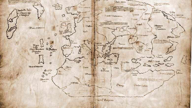 hartă pe pergament vechi