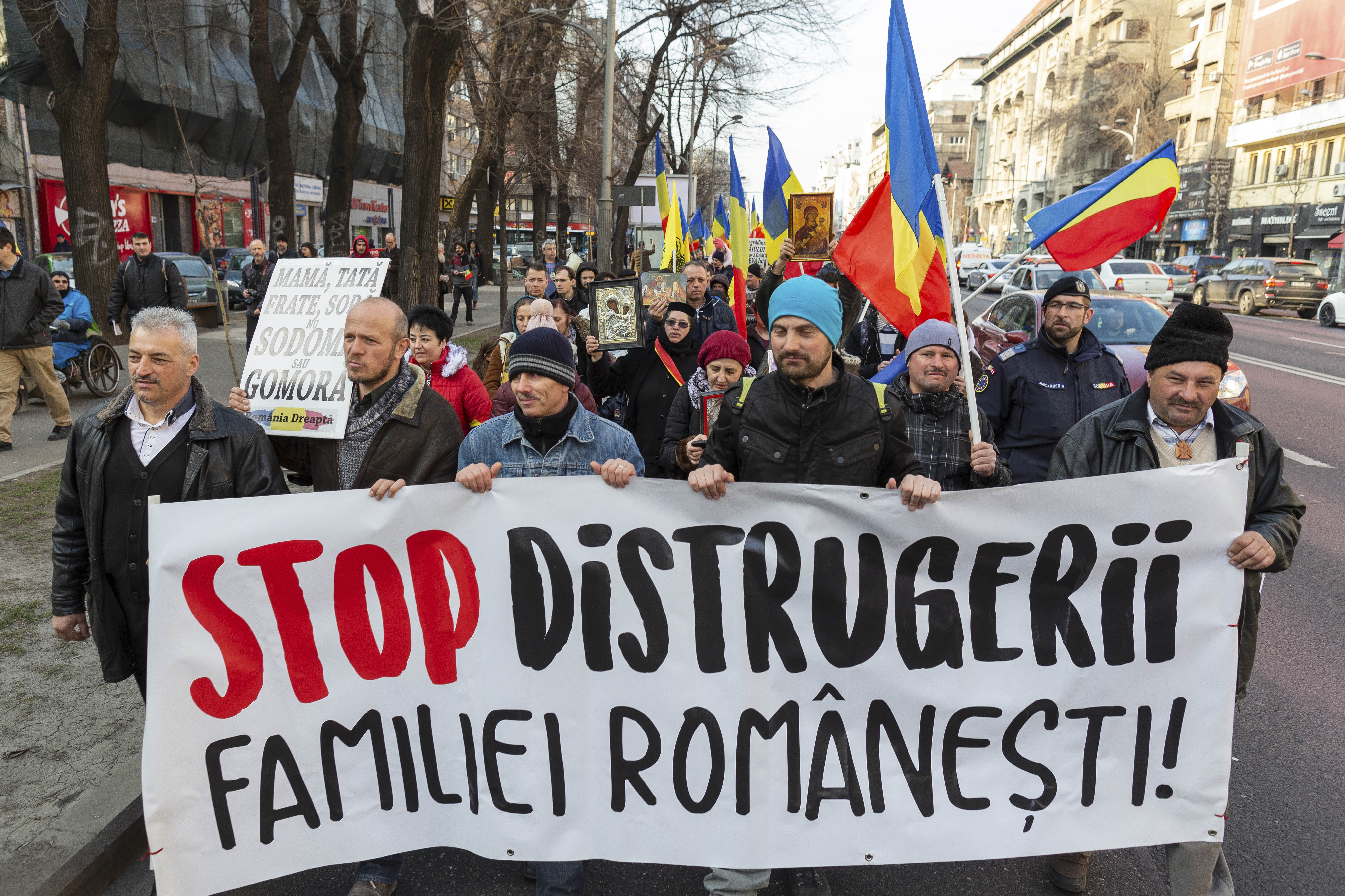 Sondaj INSCOP: peste 60% dintre români preferă valorile tradiționale în locul drepturilor și libertăților moderne