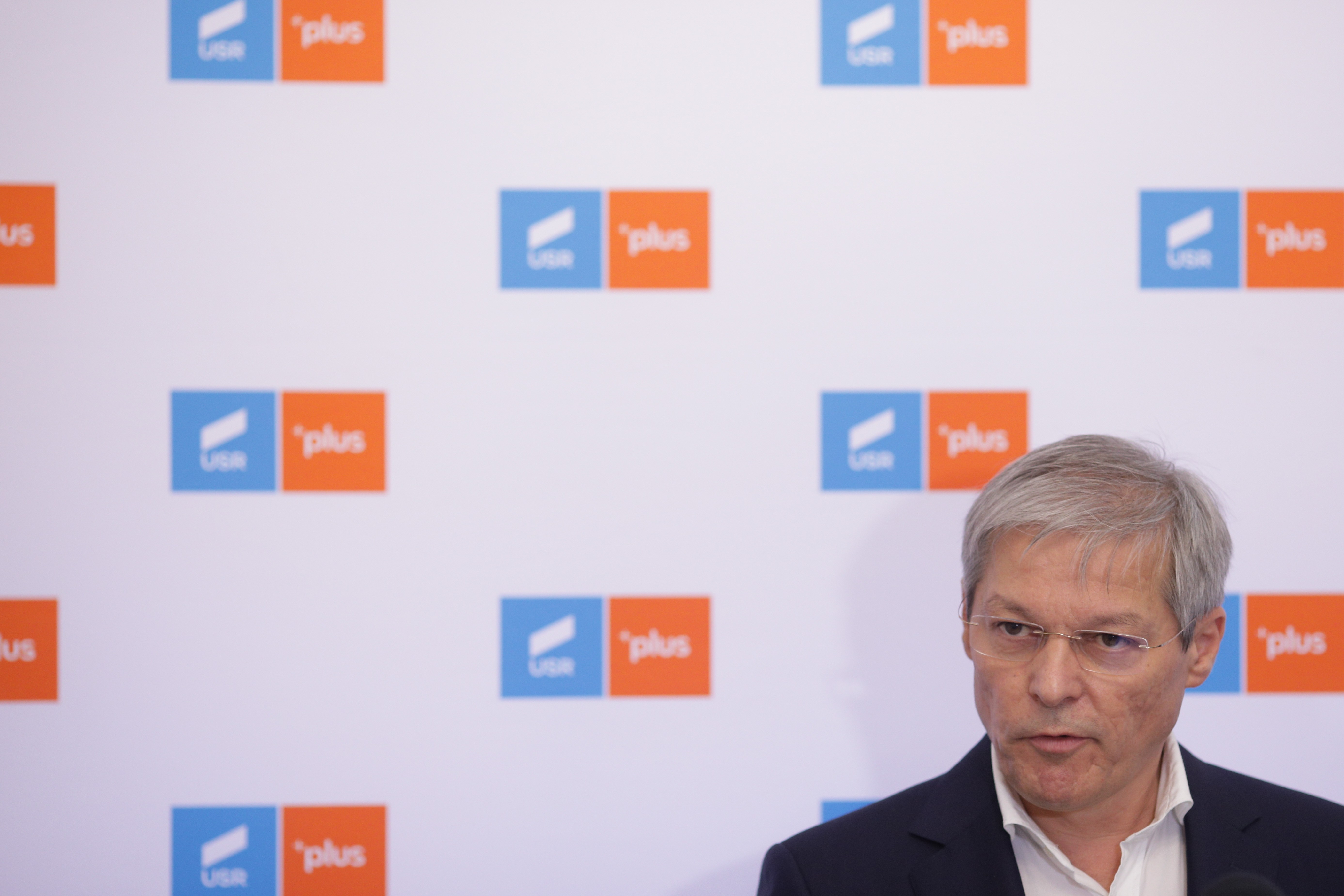 Cioloș: Fac apel în continuare la PNL să nu fugă de responsabilitate. USR va propune un guvern. Până duminică știu unde să ne găsească